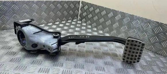 Mercedes-Benz E W212 Brake pedal A2042902301