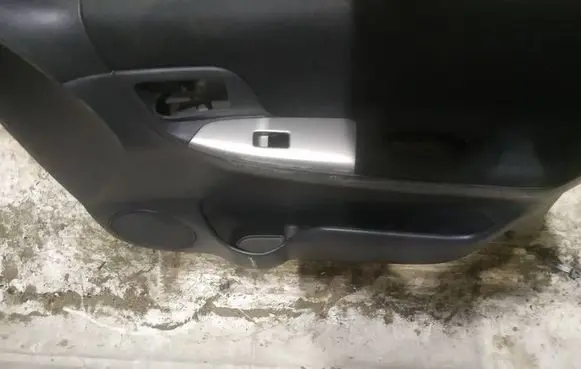 Toyota Corolla Verso E121 Front door card panel trim 