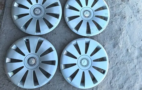 Mercedes-Benz CLA C117 X117 W117 R15 wheel hub/cap/trim A2464000025