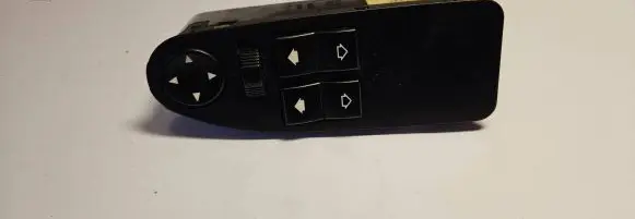 BMW 5 E39 Electric window control switch 8368988 077220