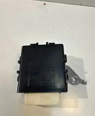Toyota C-HR I Window wiper relay 85940F4010 4230003010