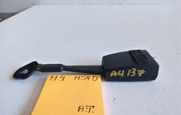 Audi A4 S4 B6 8E 8H Front seatbelt buckle 1212123