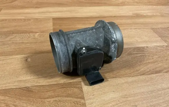 Audi A6 S6 C5 4B Mass air flow meter 059906461D AFH7025C