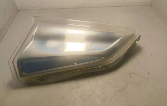 Nissan Leaf I (ZE0) Front reflector L90030068 261853NL0A