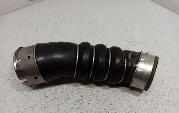 BMW 1 E81 E87 Intercooler hose/pipe 7797480 11617797480
