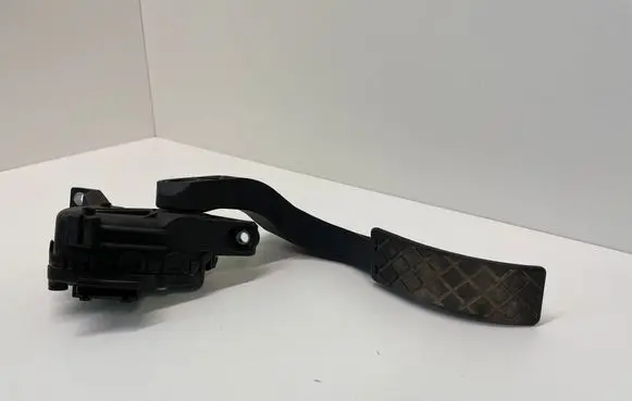 Audi A4 S4 B6 8E 8H Accelerator throttle pedal 8EI723523B