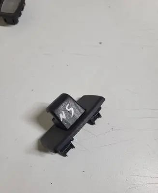 Mercedes-Benz B W246 W242 Sun visor clip/hook/bracket A246810012