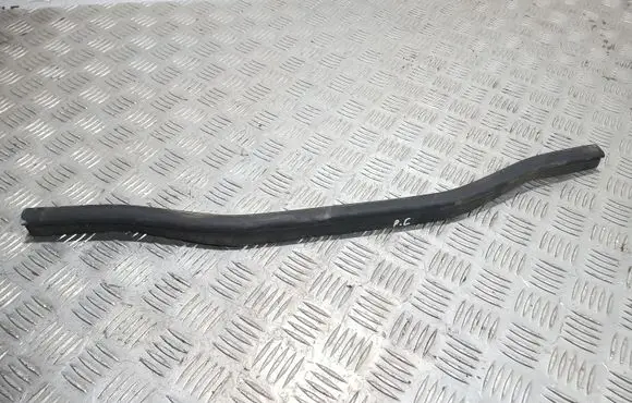 BMW 5 E39 Engine compartment rubber 