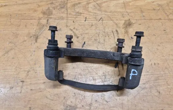 Hyundai Sonata Front Brake Caliper Pad/Carrier 