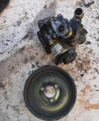 Audi A4 S4 B7 8E 8H Power steering pump 8E0145155T