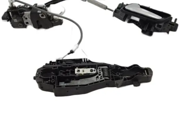 Peugeot 208 II Front door lock 292850