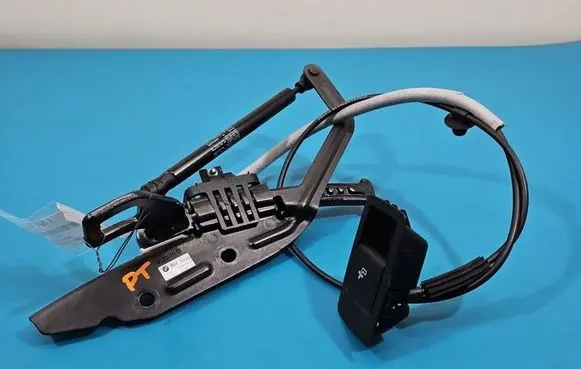 Engine bonnet/hood lock release cable