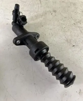Peugeot 308 Clutch slave cylinder 