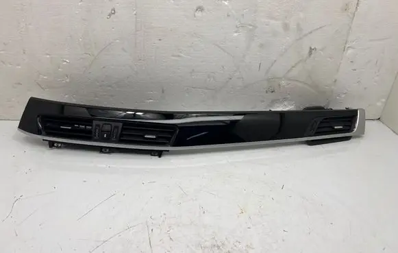 BMW X1 F48 F49 Dashboard glove box trim 9332456 20158510 930373