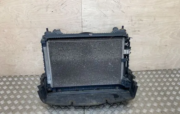 Jaguar XE Radiator set GX738C607AD GX7319710BC