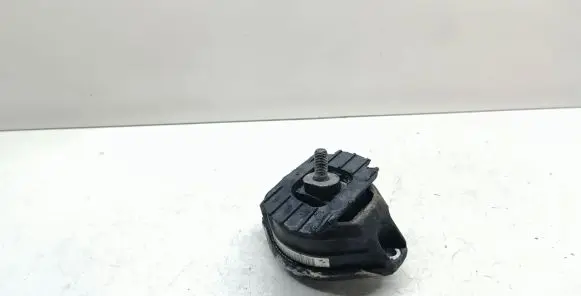 BMW 5 E60 E61 Engine mount bracket 6769874