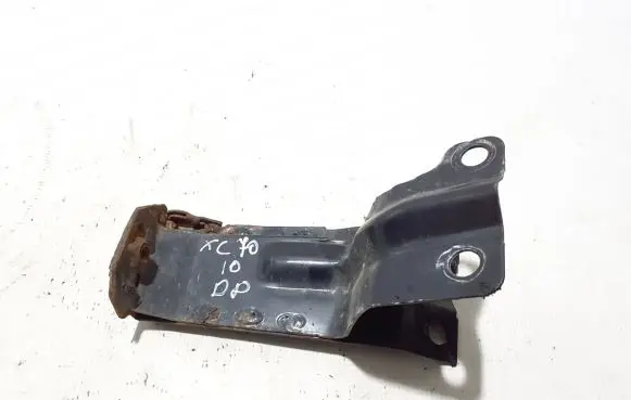Volvo XC70 Intercooler pipe mounting bracket 31305108
