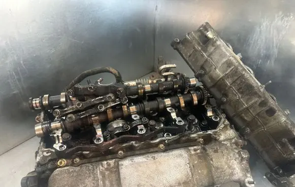 Toyota RAV 4 (XA20) Engine head 