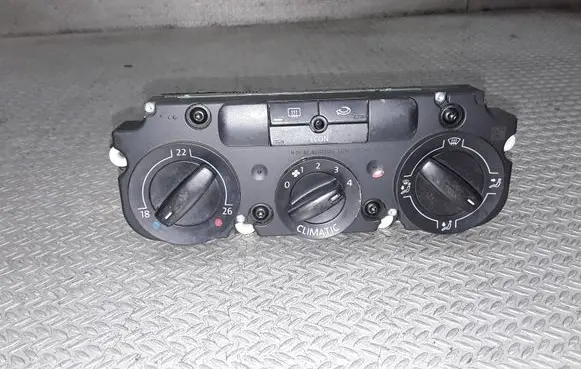 Volkswagen Golf V Climate control unit 1CF74730920
