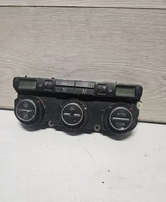 Volkswagen Golf V Climate control unit 768818451