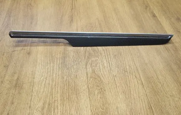 Porsche Macan (95B) Front door trim bar 95B867410C