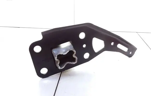 Audi A6 S6 C6 4F Front bumper mounting bracket 4F0805500B 4F0807134