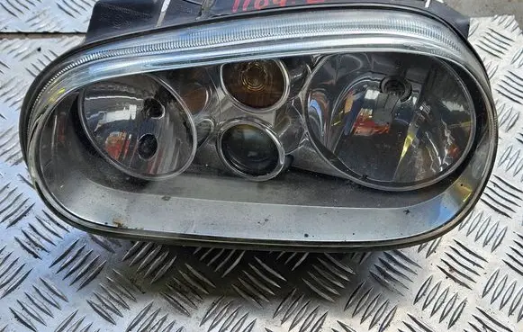Volkswagen Golf IV Headlight/headlamp 02B02A011b