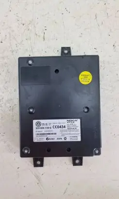 Volkswagen PASSAT B6 Bluetooth control unit module 3C0035729G 001070E824F2