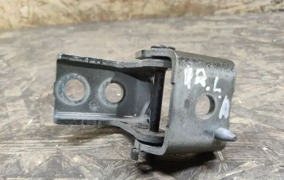 Citroen DS7 Crossback Front door lower hinge 319T8