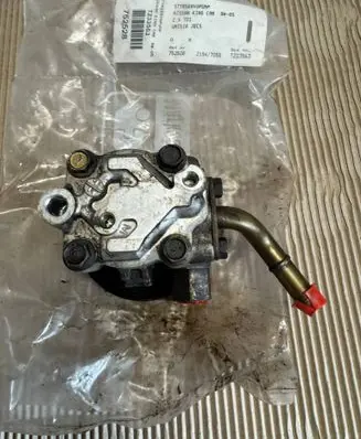 Nissan Navara D22 Power steering pump VK513-8