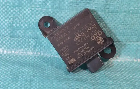 Volkswagen Touareg II Tire pressure sensor 7PP907283 002BE00001 4205A