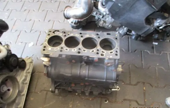 Opel Insignia A Engine block 5678