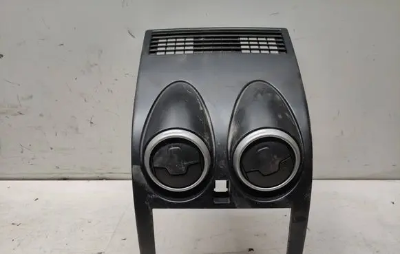Nissan Qashqai Dash center air vent grill P10381A77100