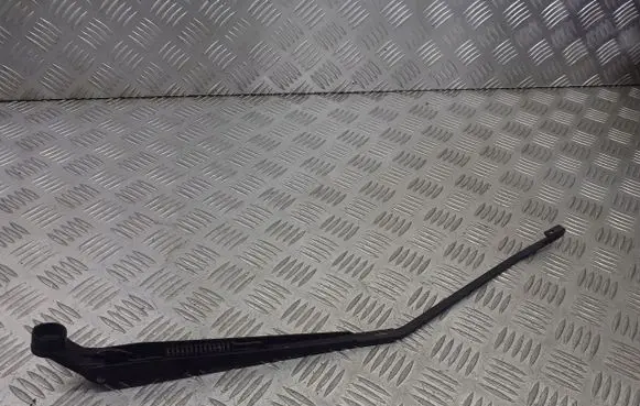 Suzuki Swift I Front wiper blade arm