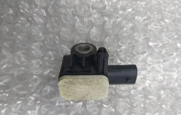 Mercedes-Benz CLA C117 X117 W117 Airbag deployment crash/impact sensor A1668210151