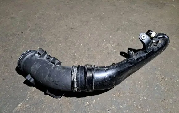 BMW X6 E71 Air intake hose/pipe 7583714 23557610 1039928