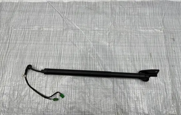 Citroen DS7 Crossback Tailgate strut 9817056980