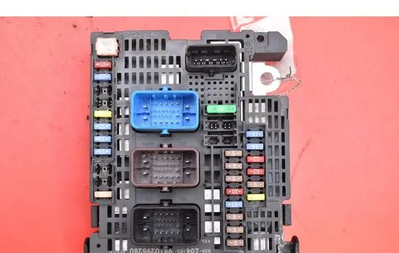 Opel Grandland X Fuse box set 9810296280