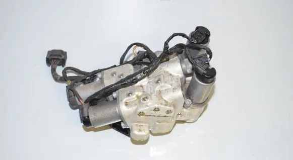 BMW 5 F10 F11 Air suspension compressor 6775258 37146775258 37144077782