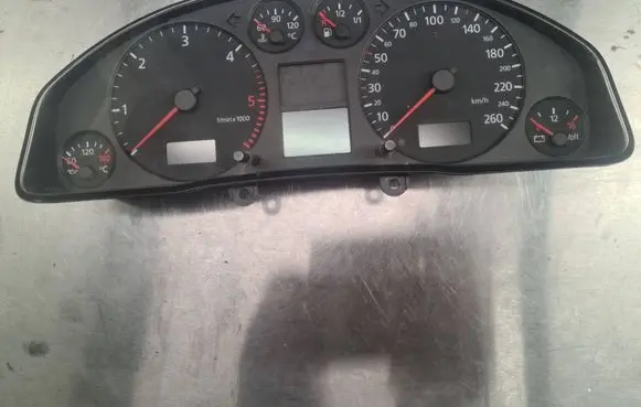 Audi A6 S6 C5 4B Speedometer (instrument cluster) 4B0920900C 110008947001