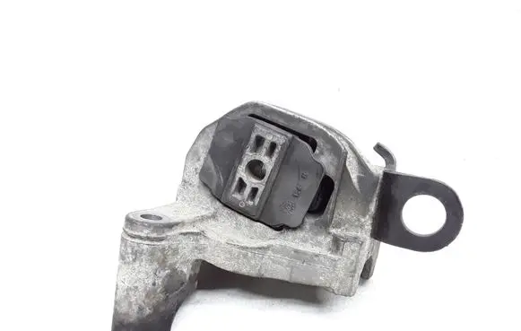 Volvo XC90 Engine mount bracket 30741583
