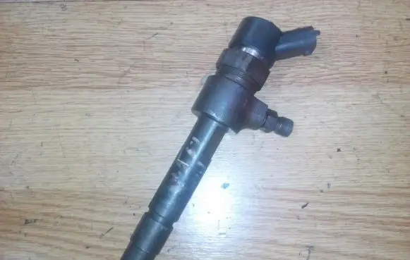 Alfa Romeo 156 Fuel injector 0445110068