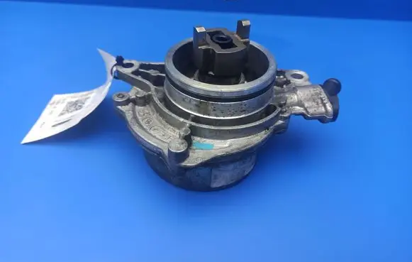 BMW 7 E65 E66 Vacuum pump 7791272 1166779127204