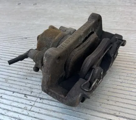Volvo V70 Front brake caliper 9209722 9209723