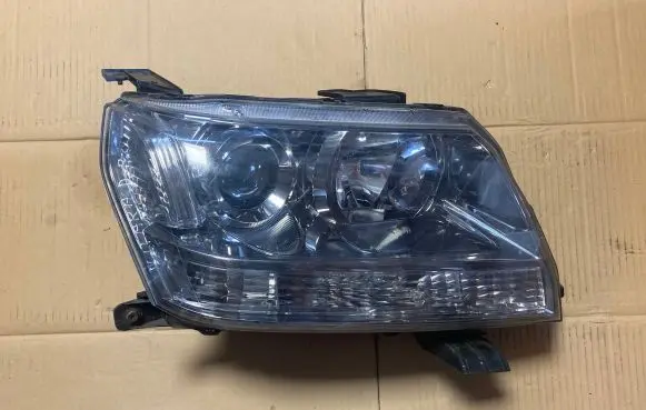 Suzuki Grand Vitara II Headlight/headlamp