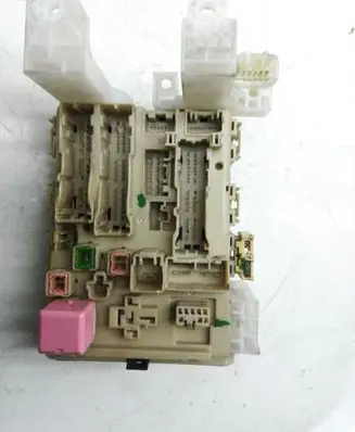 Toyota Avensis T270 Fuse box set 8273005680 291711I20