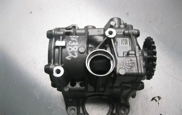 BMW 4 F32 F33 Oil pump 851375608GD01786 BV382