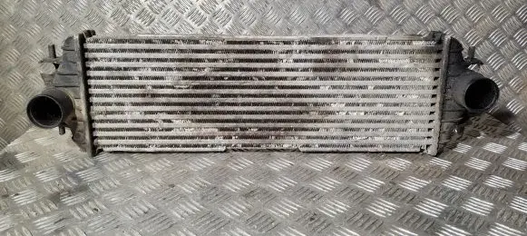 Opel Vivaro Intercooler radiator 7700312903 868926Q 91166035