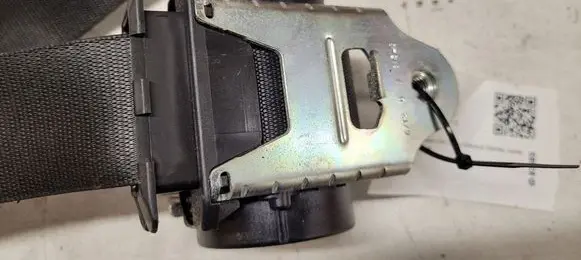 BMW 5 E60 E61 Front seatbelt 601629800D