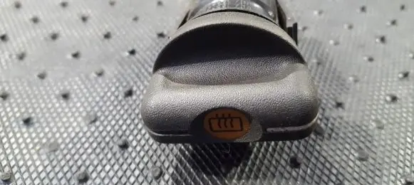 Opel Astra G Windscreen/window heater switch 90450979